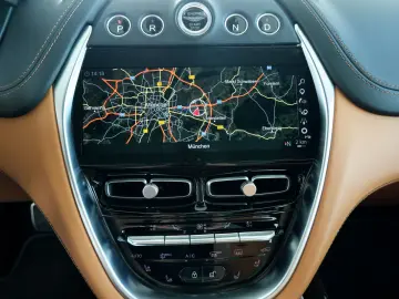 ASTON MARTIN DBX 4.0 V8 Sitzbelüftung Bi-Color DeutschesFZ