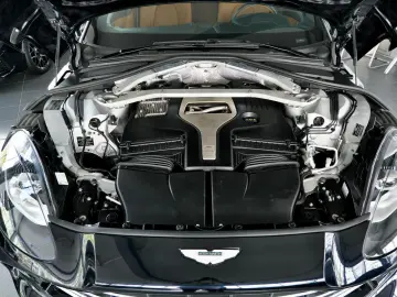 ASTON MARTIN DBX 4.0 V8 Sitzbelüftung Bi-Color DeutschesFZ