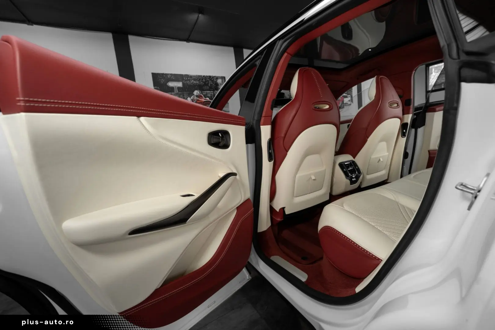 ASTON MARTIN DBX 4.0 V8 #Exclusive Farbkombi #deutsches Fzg.