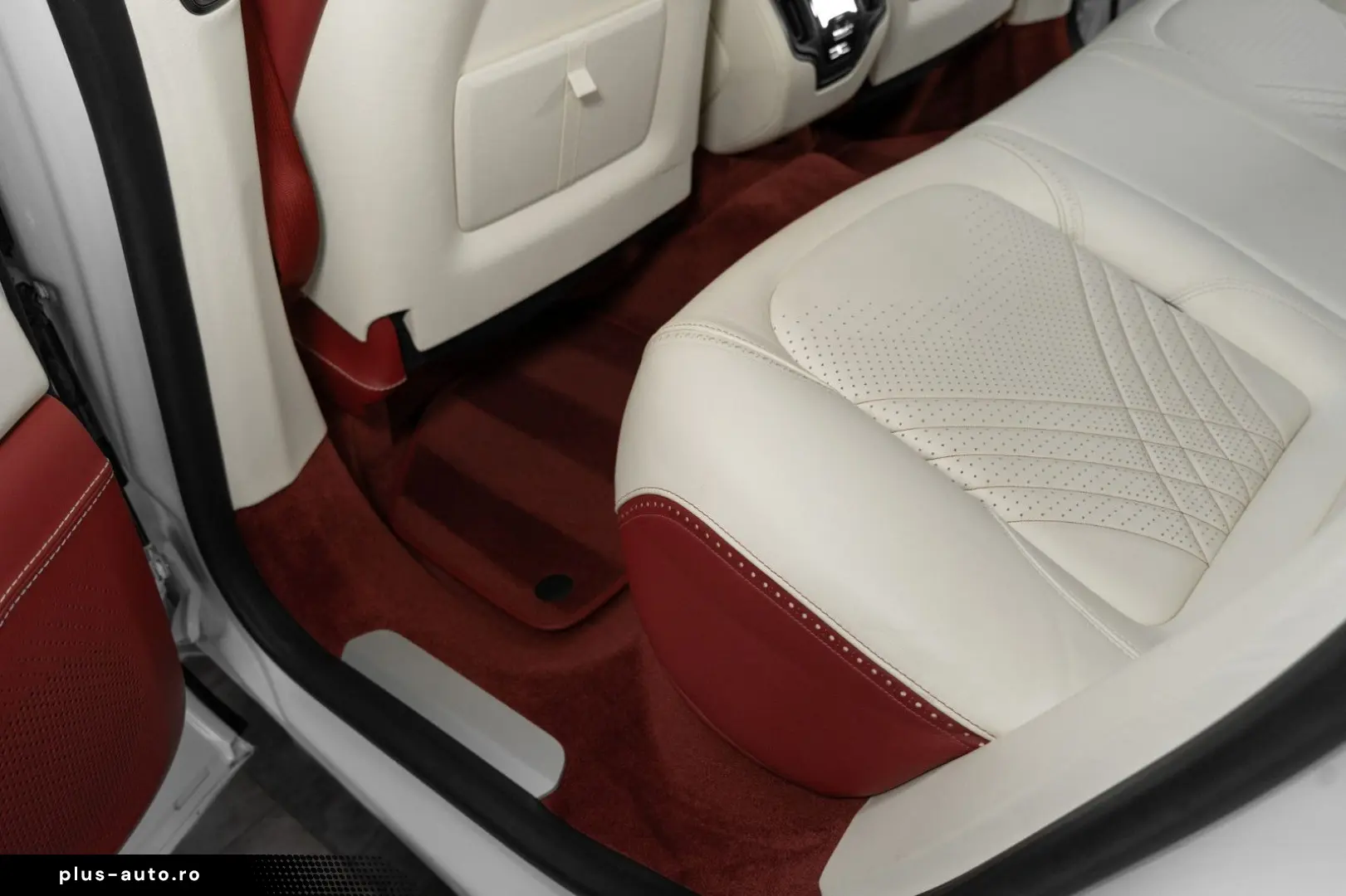 ASTON MARTIN DBX 4.0 V8 #Exclusive Farbkombi #deutsches Fzg.