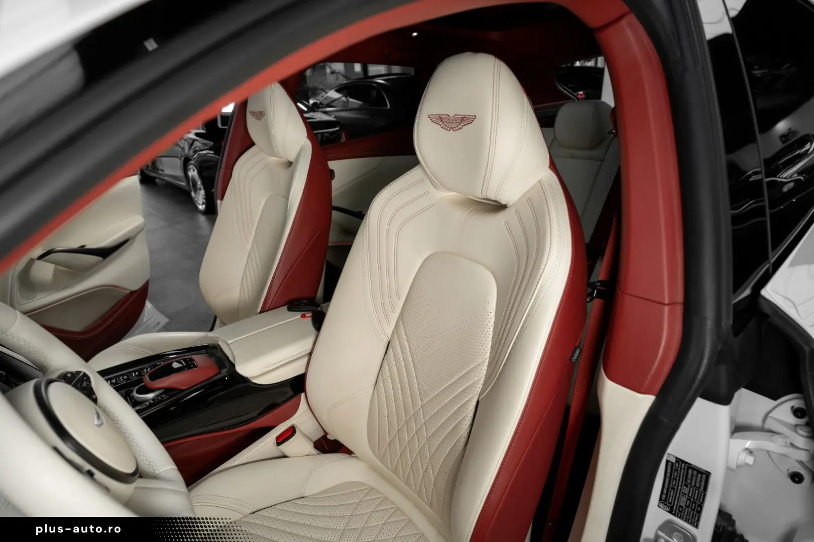 ASTON MARTIN DBX 4.0 V8 #Exclusive Farbkombi #deutsches Fzg.