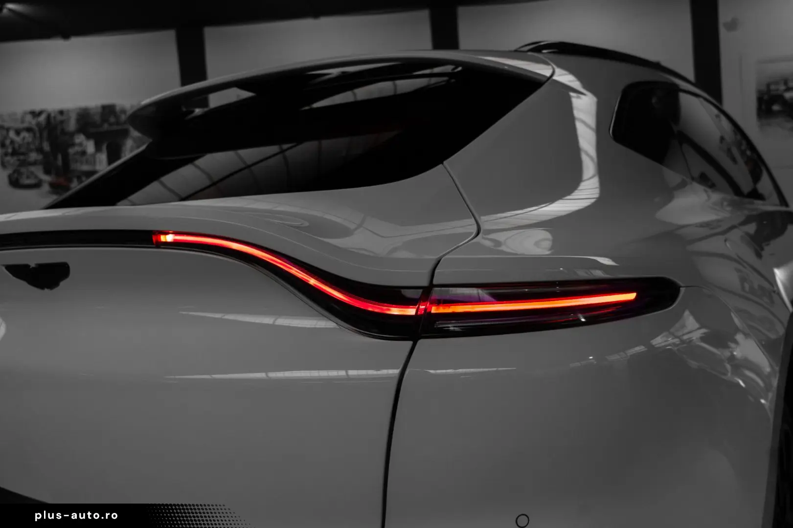ASTON MARTIN DBX 4.0 V8 #Exclusive Farbkombi #deutsches Fzg.