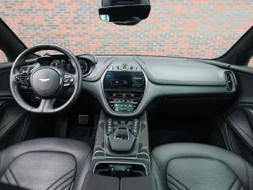 ASTON MARTIN DBX 4.0 V8   Pano - Scheckheft