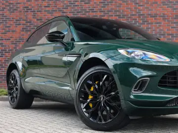 ASTON MARTIN DBX 4.0 V8   Pano - Scheckheft