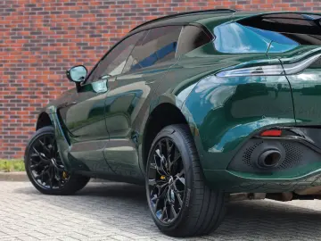 ASTON MARTIN DBX 4.0 V8   Pano - Scheckheft