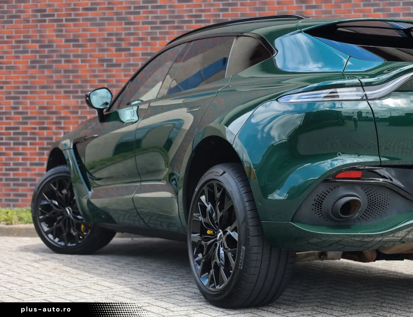 ASTON MARTIN DBX 4.0 V8   Pano - Scheckheft