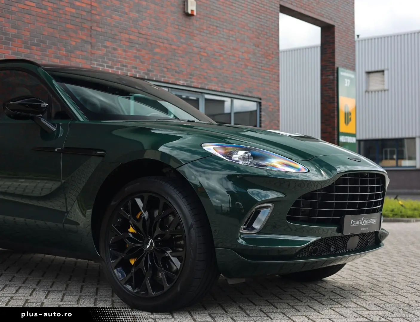 ASTON MARTIN DBX 4.0 V8   Pano - Scheckheft