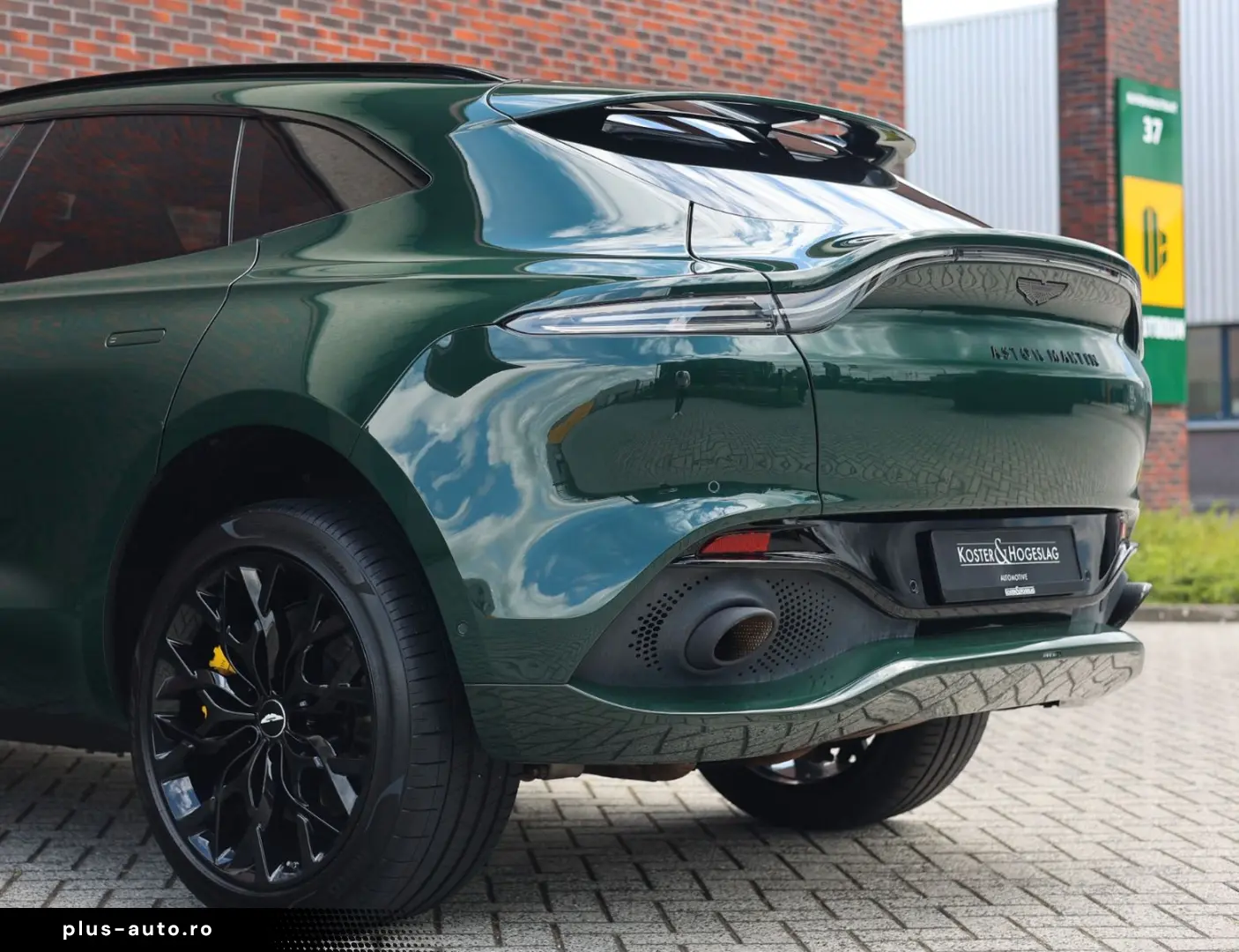 ASTON MARTIN DBX 4.0 V8   Pano - Scheckheft