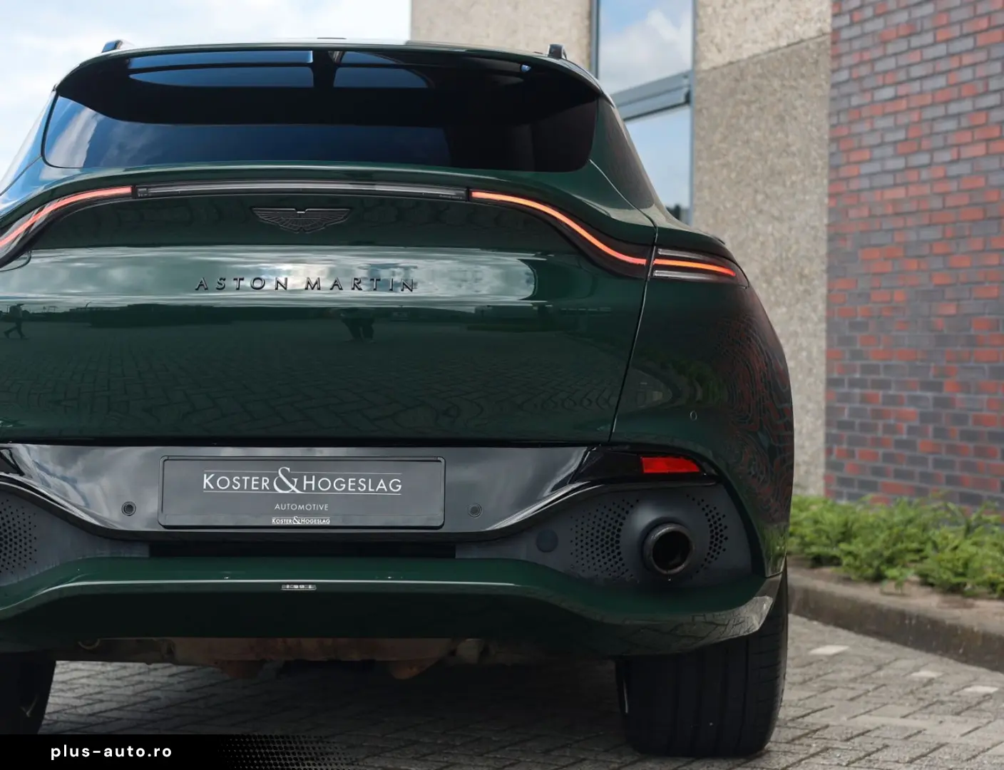 ASTON MARTIN DBX 4.0 V8   Pano - Scheckheft