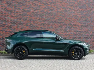 ASTON MARTIN DBX 4.0 V8   Pano - Scheckheft