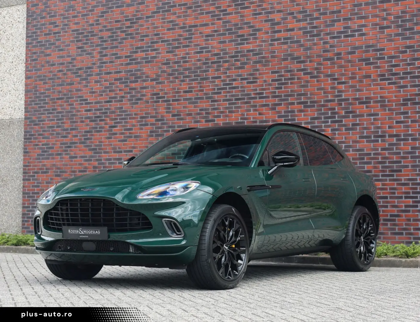ASTON MARTIN DBX 4.0 V8   Pano - Scheckheft