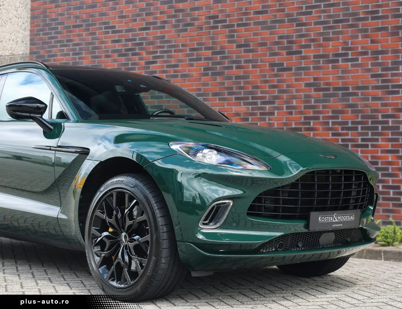 ASTON MARTIN DBX 4.0 V8   Pano - Scheckheft