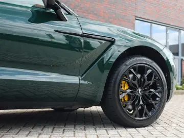 ASTON MARTIN DBX 4.0 V8   Pano - Scheckheft