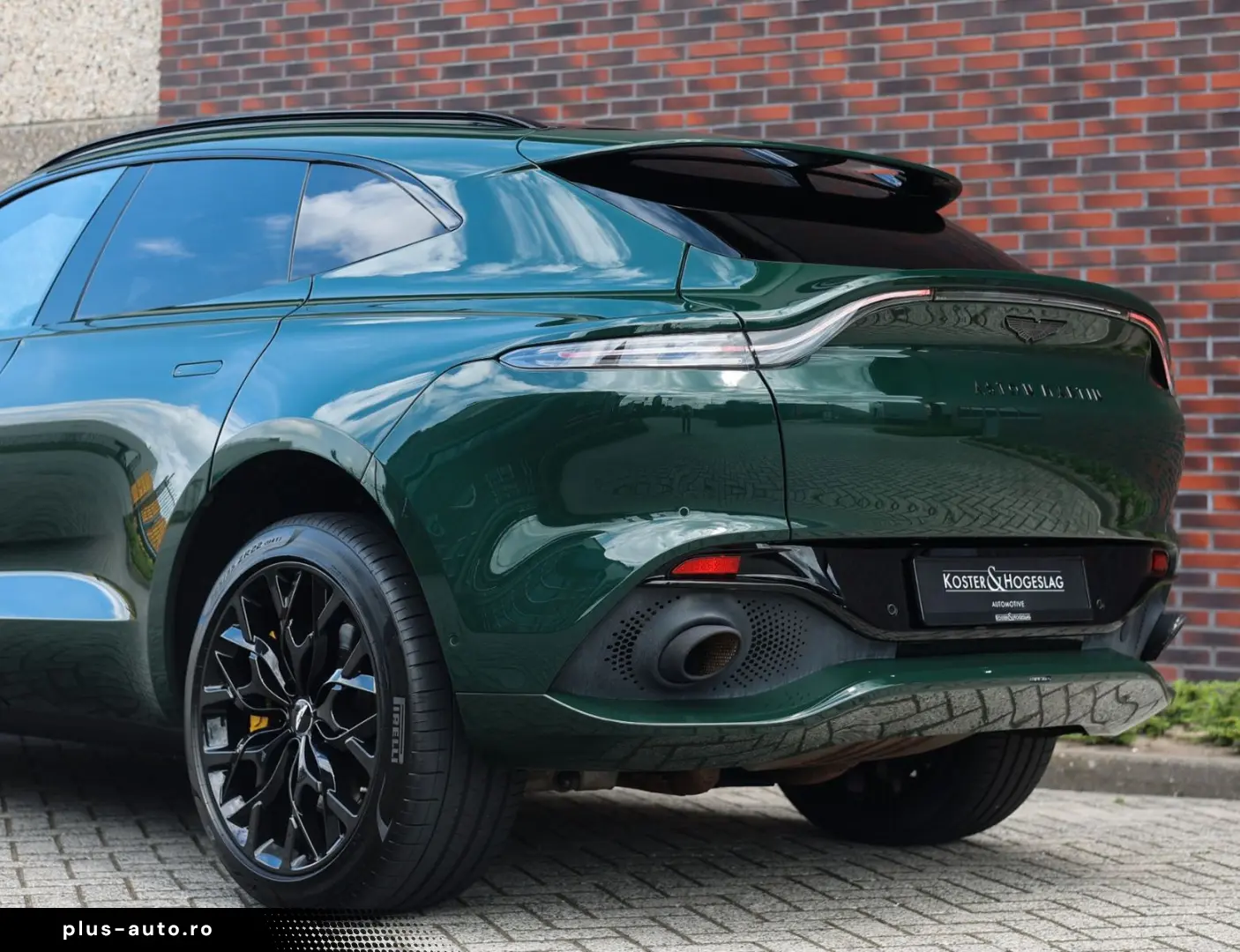 ASTON MARTIN DBX 4.0 V8   Pano - Scheckheft