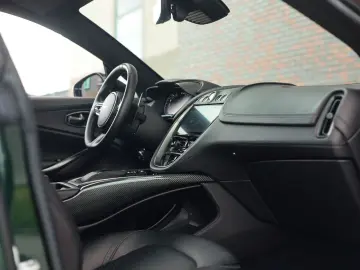 ASTON MARTIN DBX 4.0 V8   Pano - Scheckheft