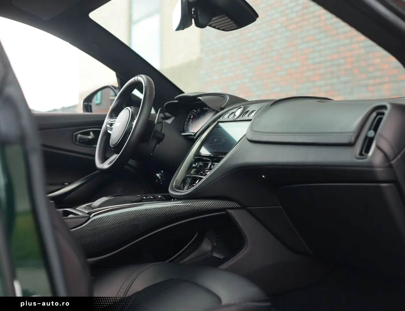 ASTON MARTIN DBX 4.0 V8   Pano - Scheckheft