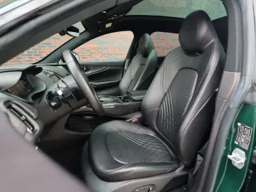 ASTON MARTIN DBX 4.0 V8   Pano - Scheckheft
