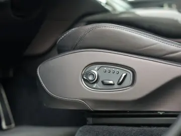 ASTON MARTIN DBX 4.0 V8   Pano - Scheckheft