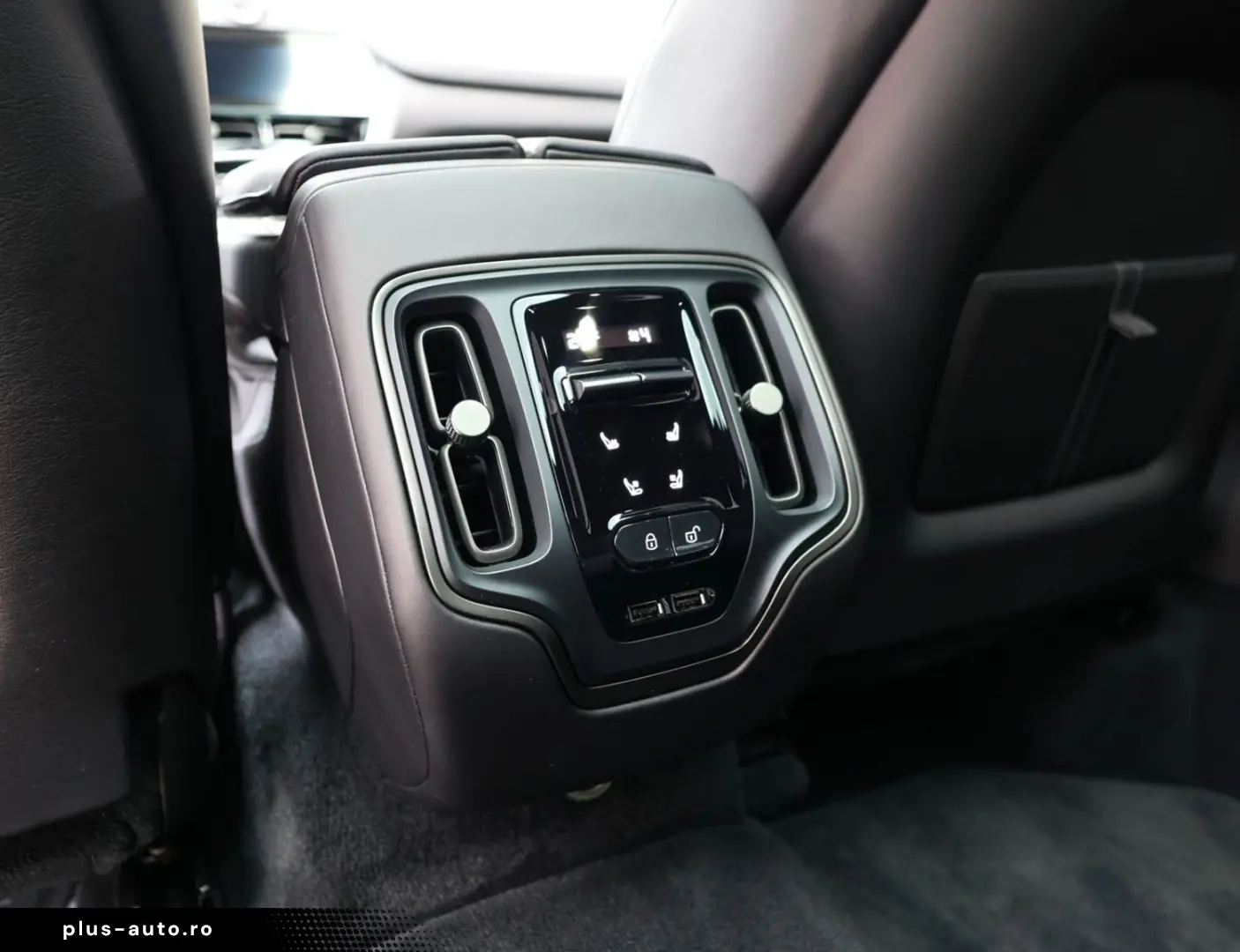 ASTON MARTIN DBX 4.0 V8   Pano - Scheckheft