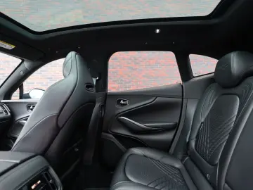 ASTON MARTIN DBX 4.0 V8   Pano - Scheckheft