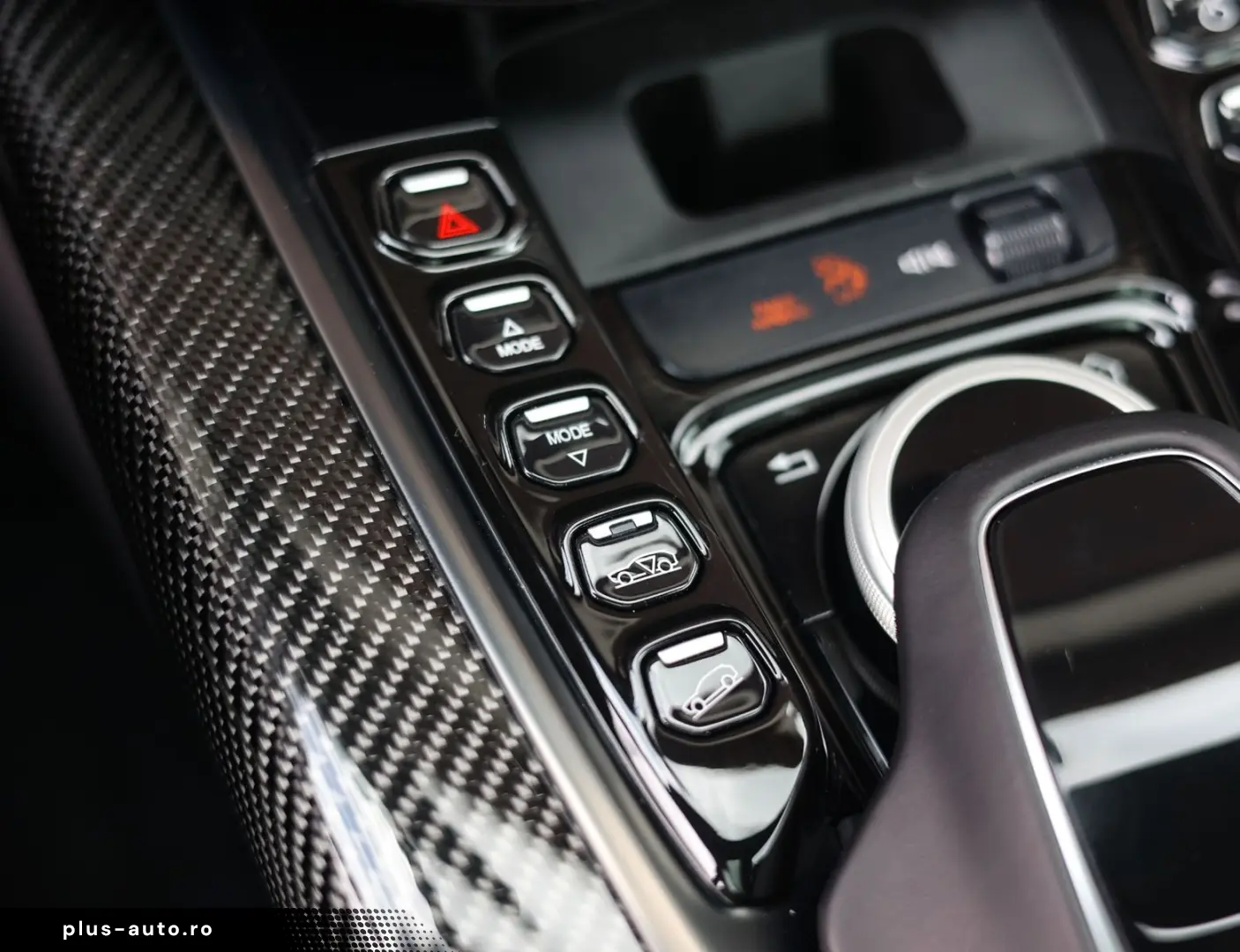 ASTON MARTIN DBX 4.0 V8   Pano - Scheckheft