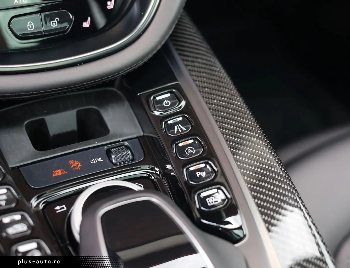 ASTON MARTIN DBX 4.0 V8   Pano - Scheckheft