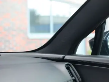 ASTON MARTIN DBX 4.0 V8   Pano - Scheckheft