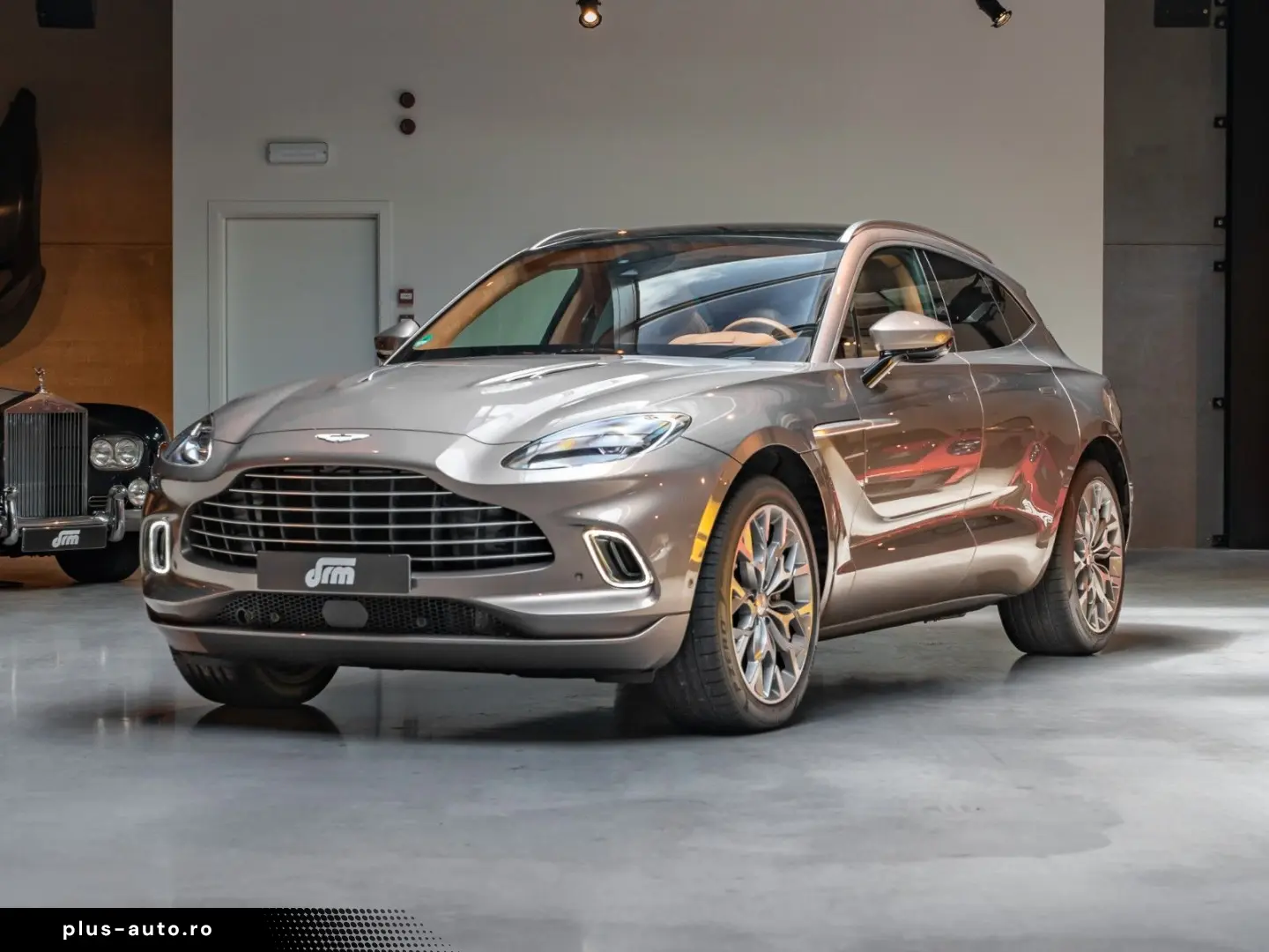 ASTON MARTIN DBX 4.0 V8