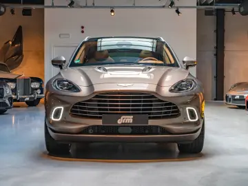 ASTON MARTIN DBX 4.0 V8