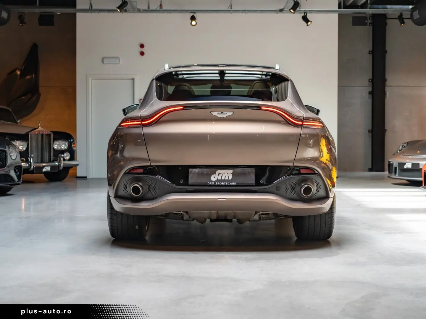 ASTON MARTIN DBX 4.0 V8