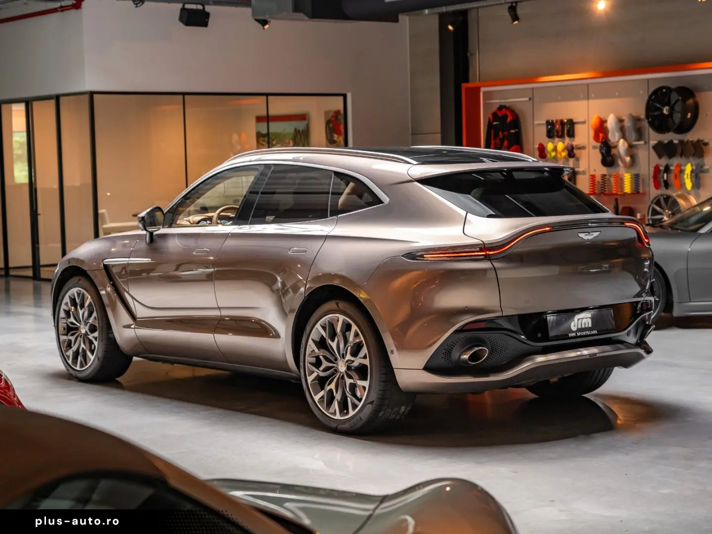ASTON MARTIN DBX 4.0 V8