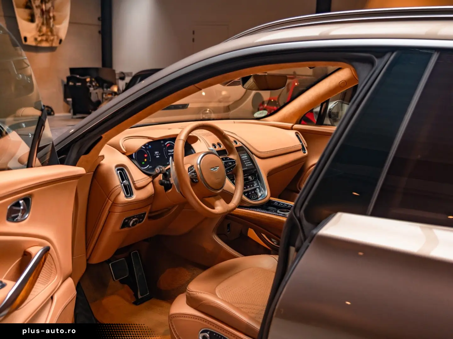 ASTON MARTIN DBX 4.0 V8