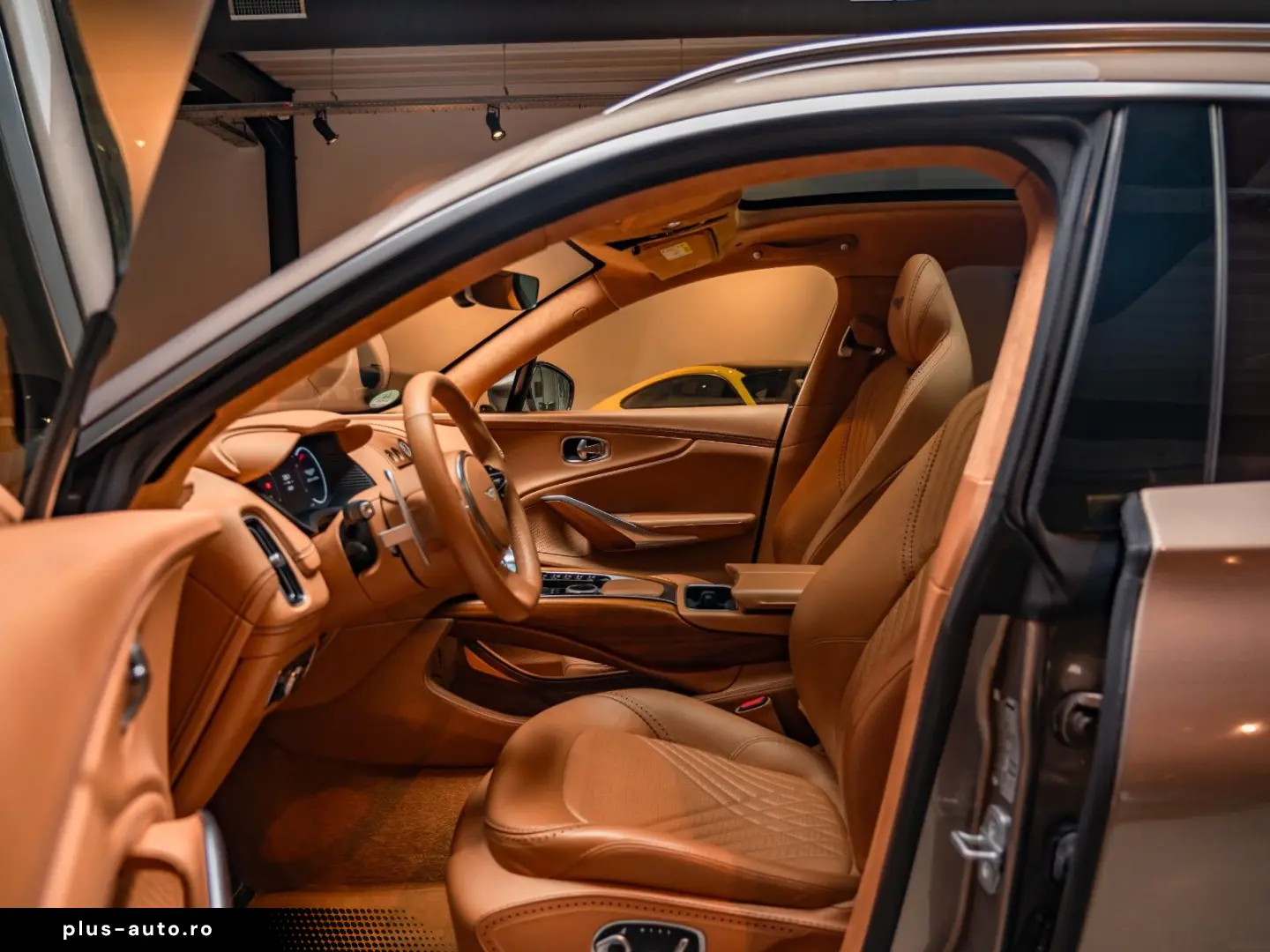 ASTON MARTIN DBX 4.0 V8