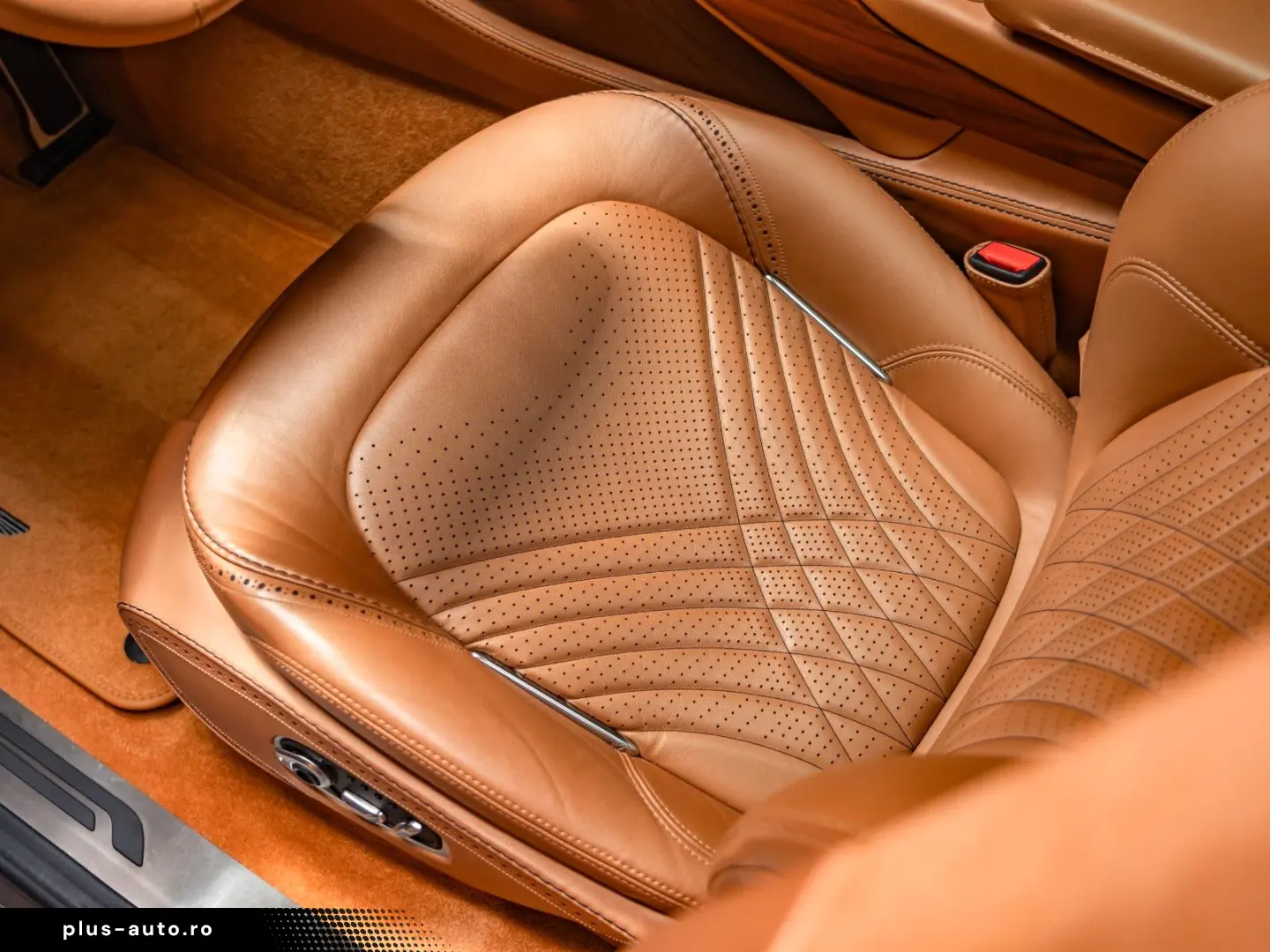 ASTON MARTIN DBX 4.0 V8