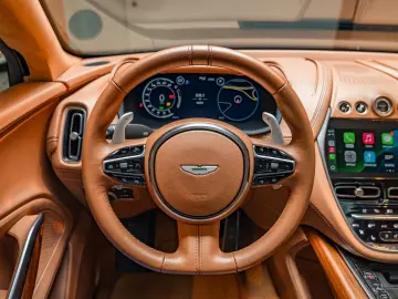 ASTON MARTIN DBX 4.0 V8