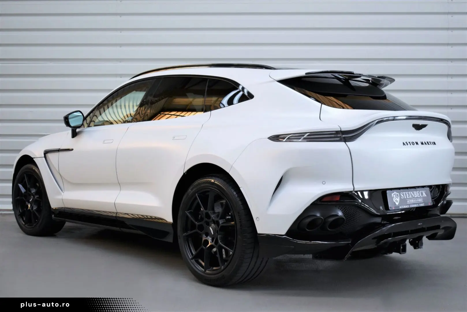 ASTON MARTIN DBX 4.0 V8 DBX707 Keramik Carbon Panorama