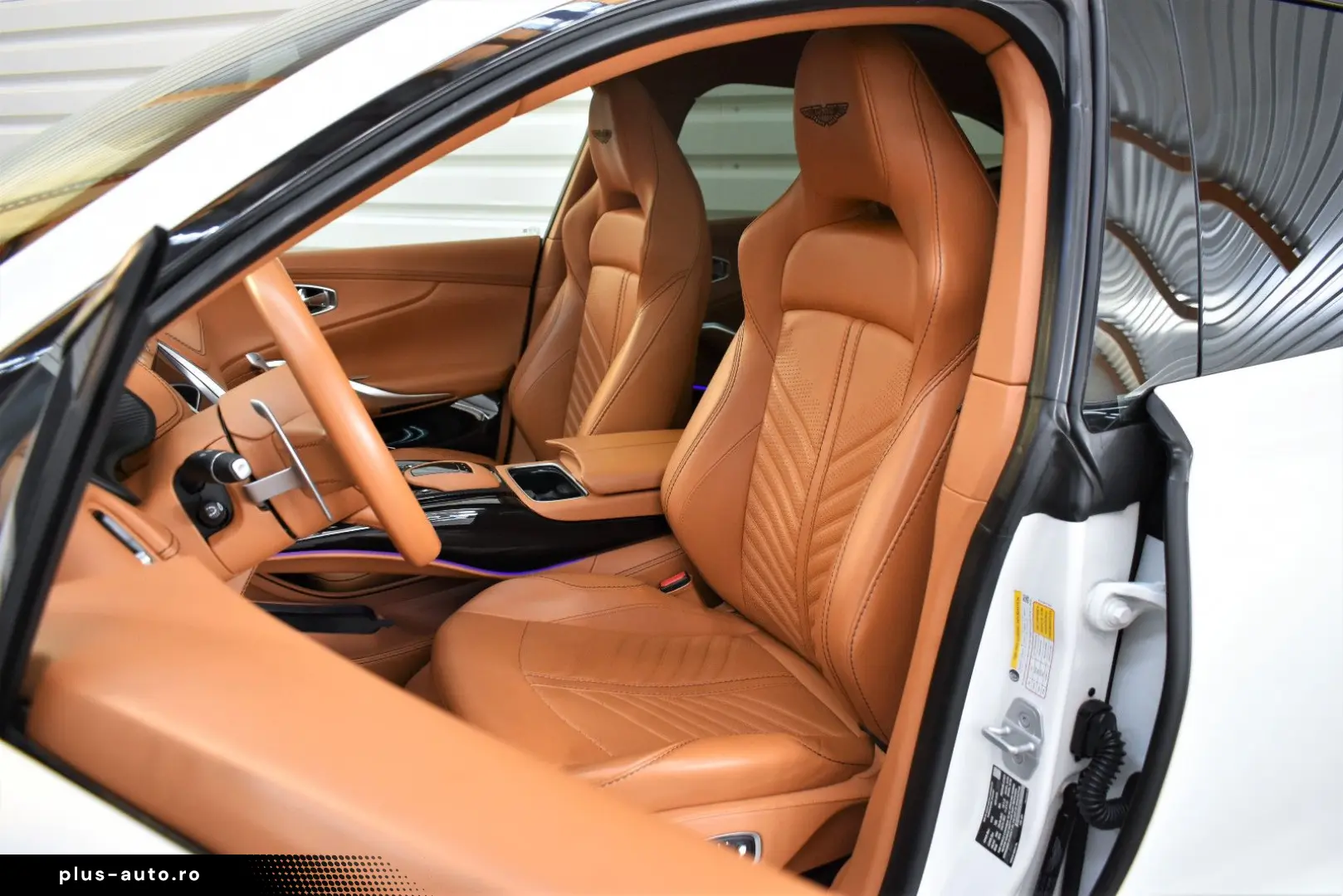 ASTON MARTIN DBX 4.0 V8 DBX707 Keramik Carbon Panorama