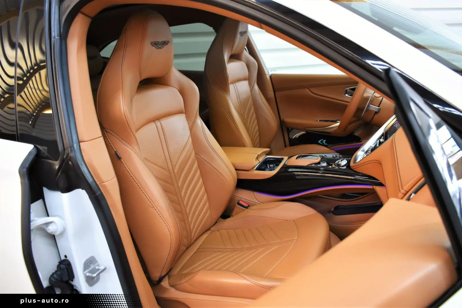 ASTON MARTIN DBX 4.0 V8 DBX707 Keramik Carbon Panorama