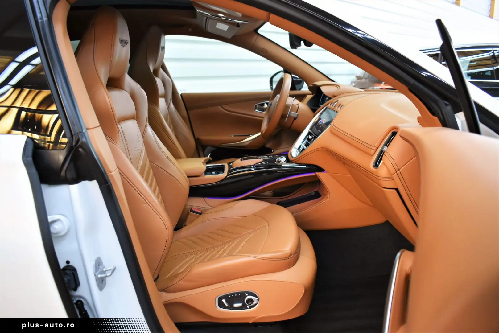 ASTON MARTIN DBX 4.0 V8 DBX707 Keramik Carbon Panorama