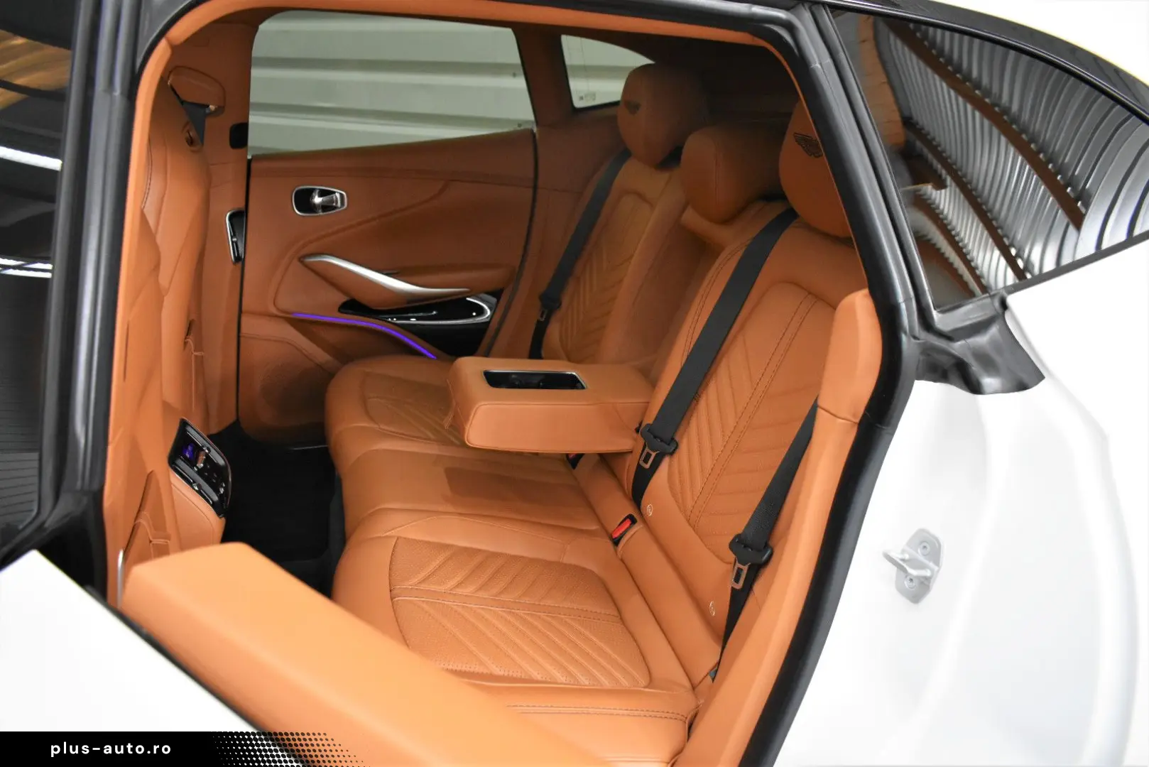 ASTON MARTIN DBX 4.0 V8 DBX707 Keramik Carbon Panorama