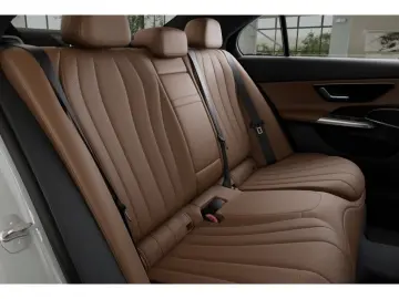MERCEDES-BENZ E 450 d 4M AMG-Sport Super Pano Burm AHK Night