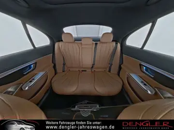 MERCEDES-BENZ E 220 d PANO SUPERSCREEN INT-BRAUN AMG