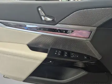 BMW 750e xDrive M Sport Pro DA&PA-Prof. 21 LMR