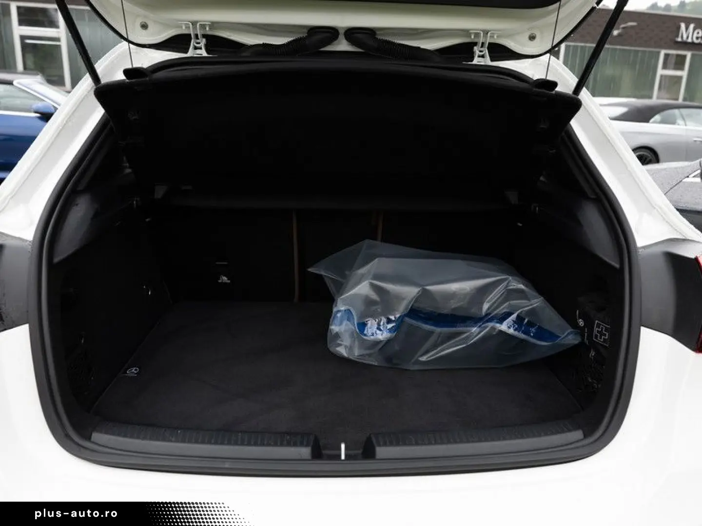 MERCEDES-BENZ A 250 e AMG-Sport Pano Burm AHK Night &hellip;