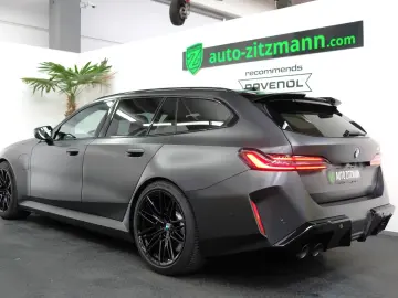 BMW M5 Touring CARBON GLOW B&W DRIVER MATT