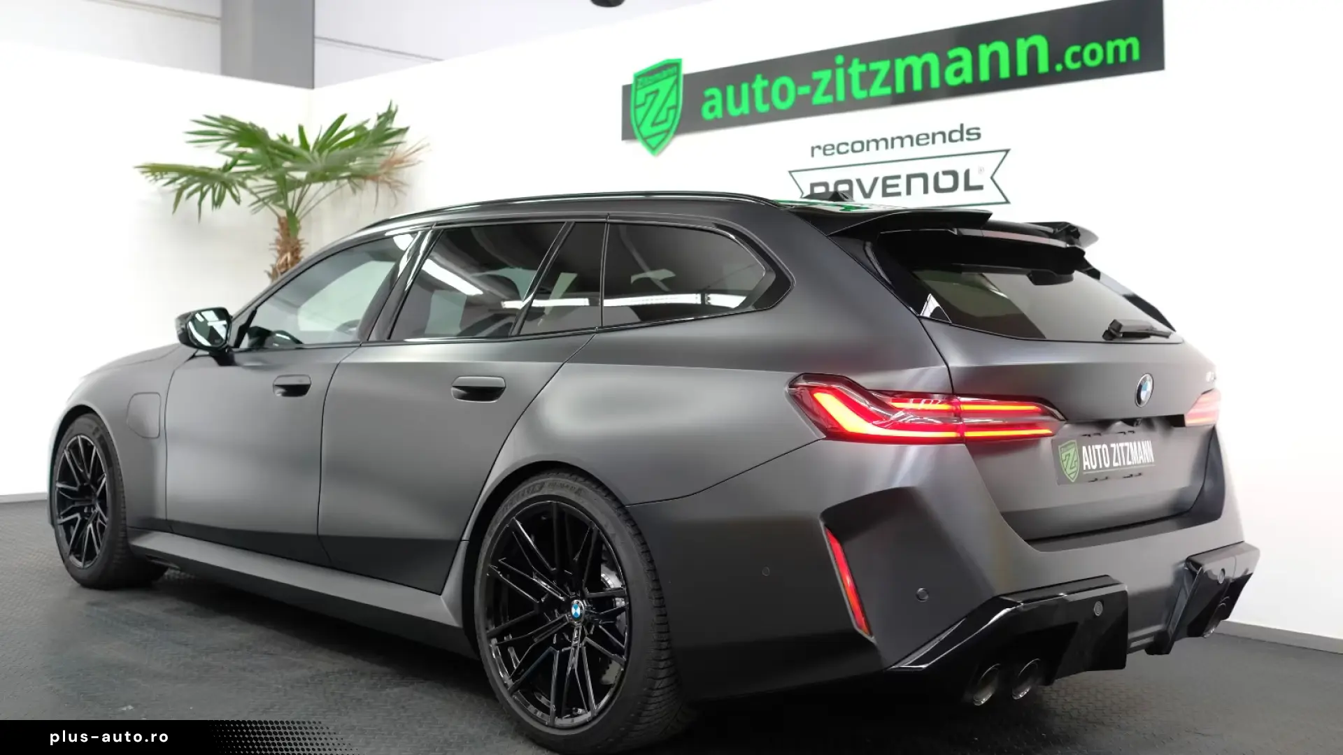 BMW M5 Touring CARBON GLOW B&W DRIVER MATT