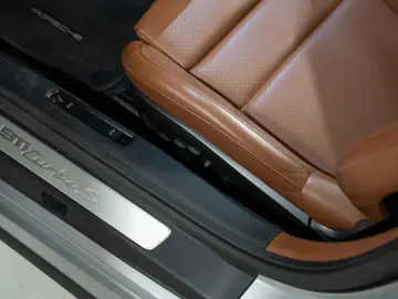 PORSCHE 992 992.1 911 Turbo S Cabriolet Burmester PCCB