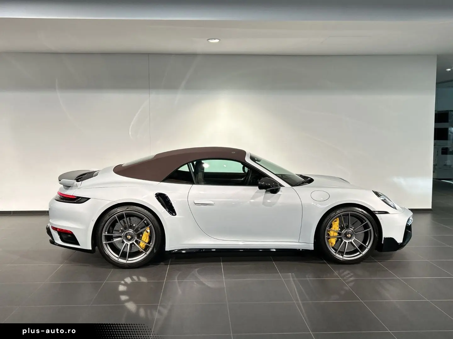 PORSCHE 992 911 Turbo S Cabriolet Burmester Nachtsicht
