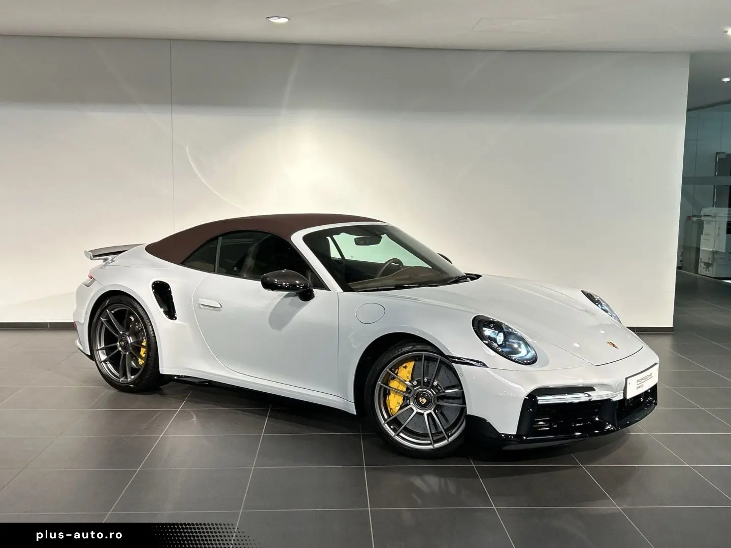 PORSCHE 992 911 Turbo S Cabriolet Burmester Nachtsicht