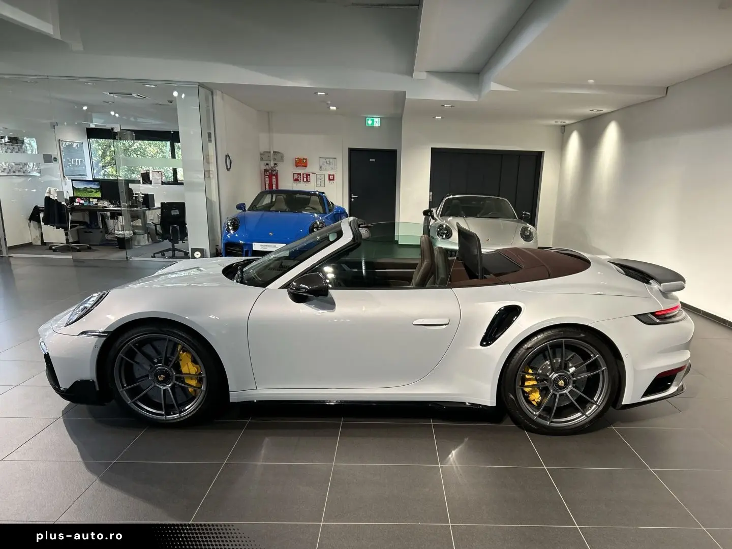 PORSCHE 992 911 Turbo S Cabriolet Burmester Nachtsicht